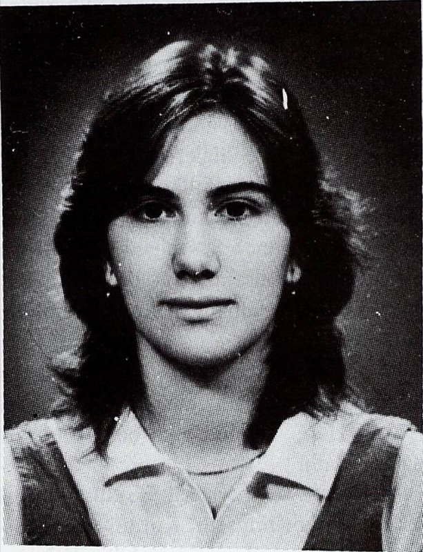 Burcu Şenyapılı, 1986 yıllığı fotoğrafı